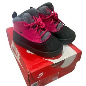 Nike Woodside 2 High ACG Girls Outdoor Boots Sz. 6C Pink Black Gray EUC w/ box